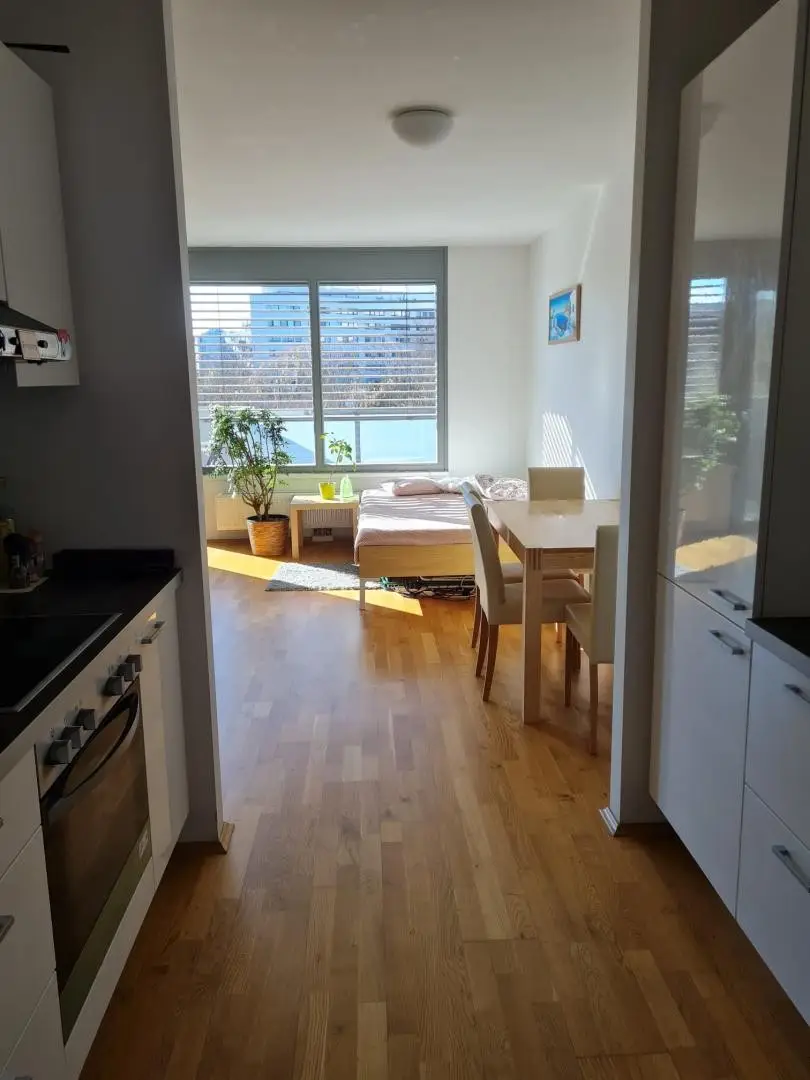 Beim Gasometer: Top-moderne Neubauwohnung mit 9,29m² SÜDWEST-Balkon/Loggia - U3 Nähe!!