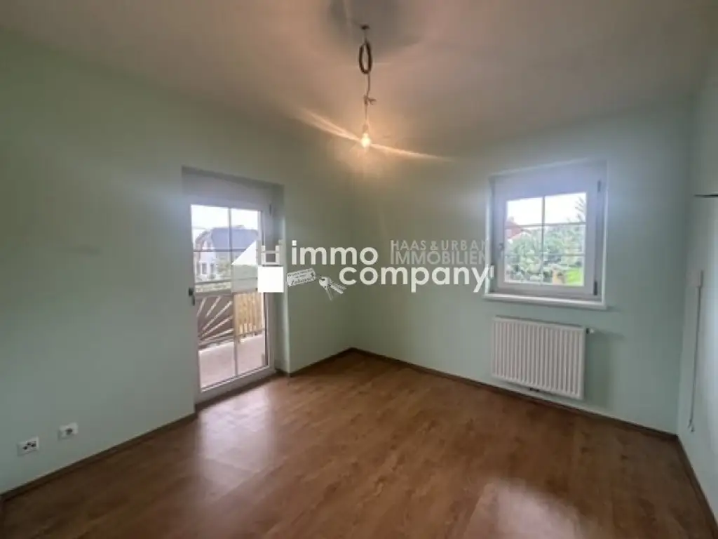 Wohlfühloase in 1220 Wien: Gepflegtes Einfamilienhaus mit Pool, Balkon, Terrasse & Carport!