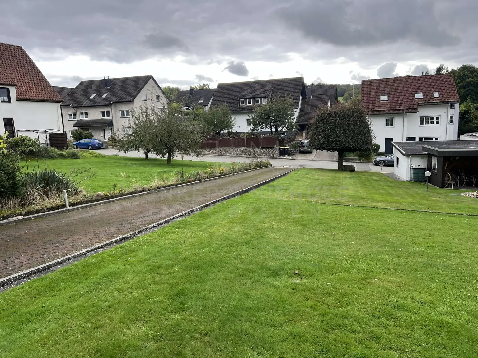 Ansicht des Grundstücks zur Straße