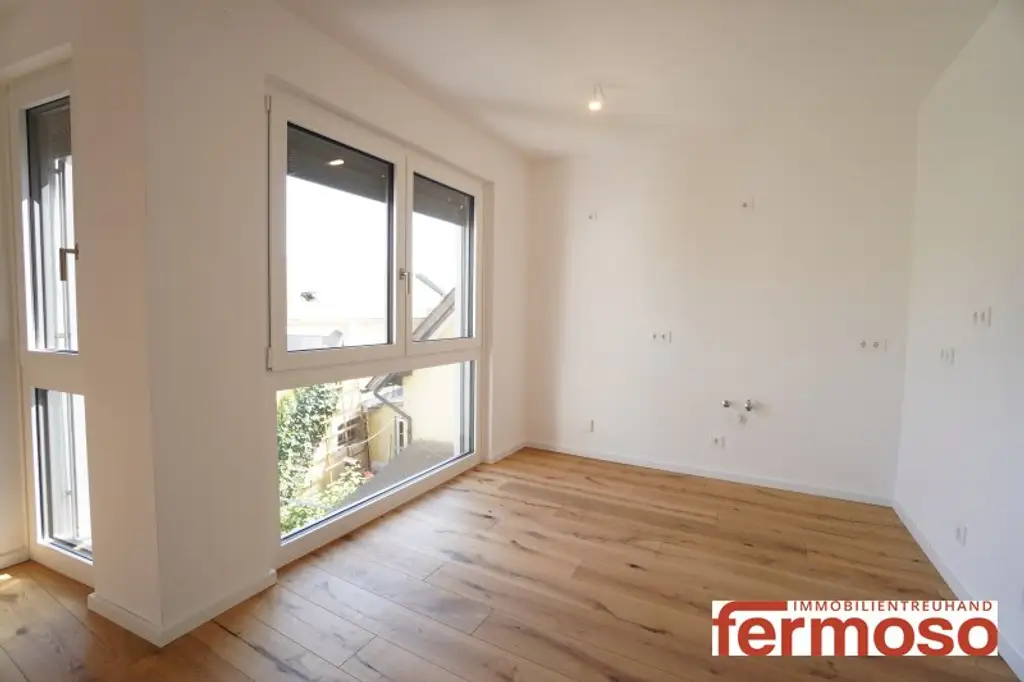 Großzügige 2- Zimmer Balkonwohnung mit optionalem Eigengarten