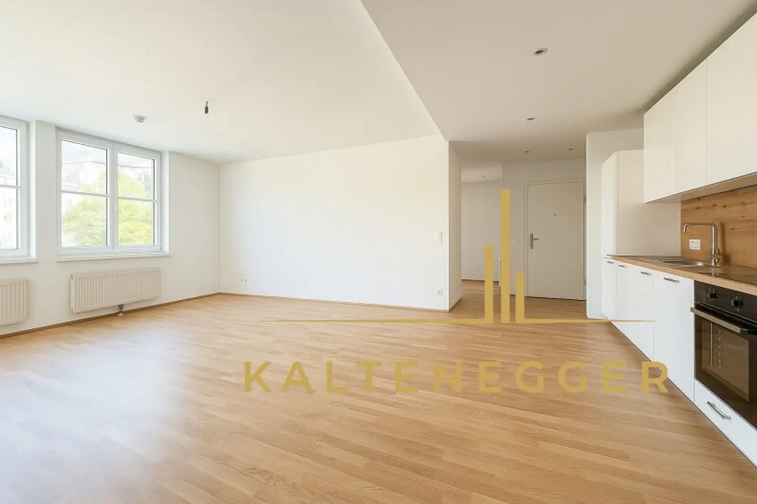Helle 4-Zimmer-Wohnung ++ ca. 95 m² ++ modern saniert ++ 2. Stock