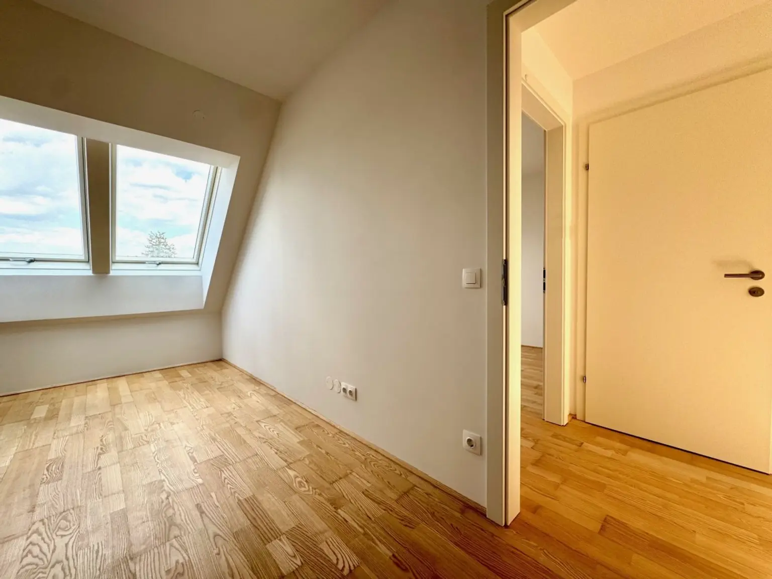 J | ++ NEU ++ FAMILIENWOHNUNG mit Galerie und FANTASTISCHER TERRASSE | Prima Service Immobilien