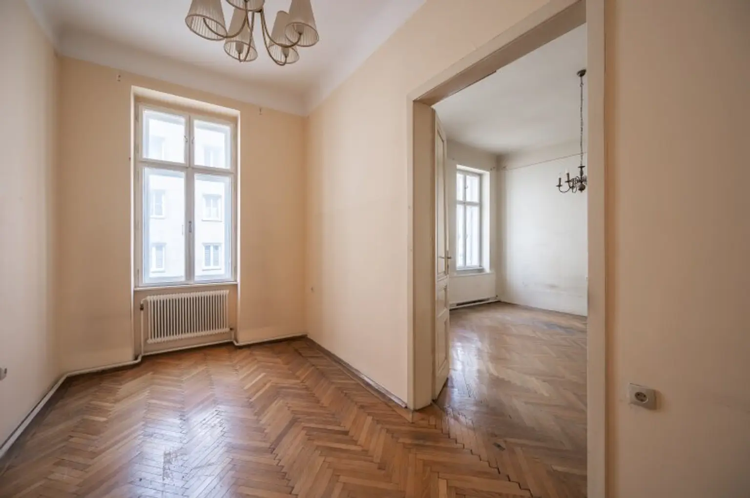 Hidden Gem in the Heart of the 6th – Historic Charm Meets Future Vision!