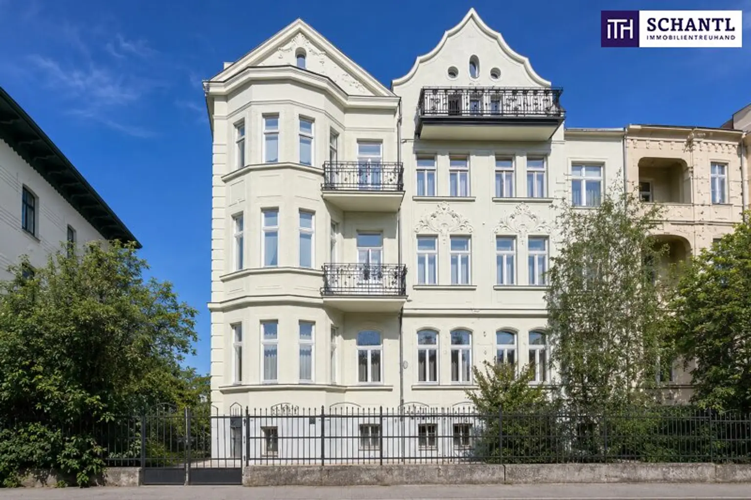 Hauptfassade, Eingang ins Haus