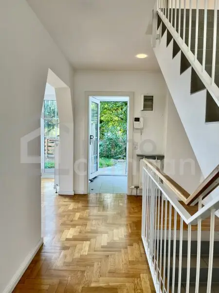 Fuchs und Hase - wunderschöne Doppelhaushälfte in märchenhafter Lage !