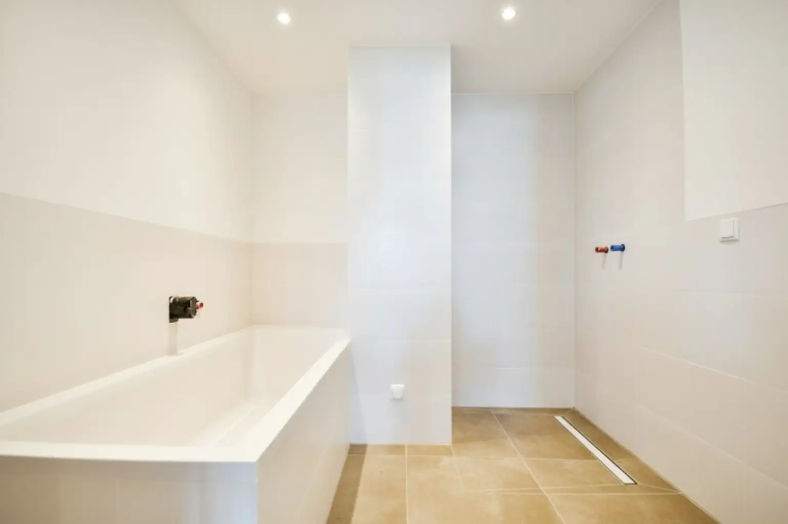 Charmantes Dachgeschoss-Domizil mit Loggia in urbaner Toplage