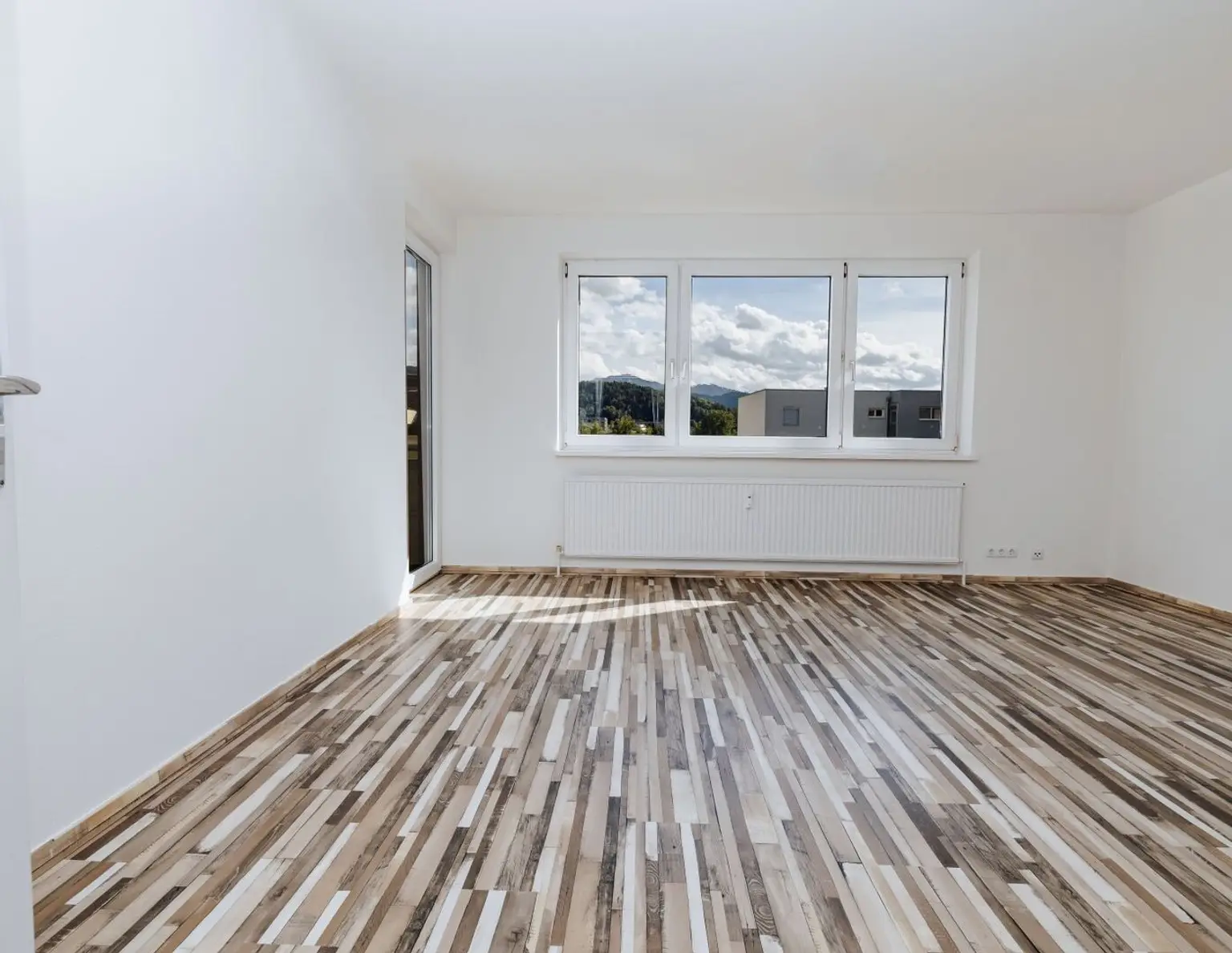 PROVISIONFREI I DIREKT AN DER MUR I ABSOLUTE RUHELAGE I PROVISIONSFREI I EINBAUKÜCHE I LOGGIA I ZENTRAL I AB SOFORT I PROJEKT WOHNEN I