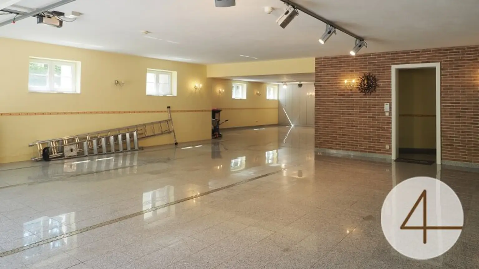 Starkes Statement 857m2 Nutzfläche – Architektenhaus mit Garage Büro Terrassen bei Krems