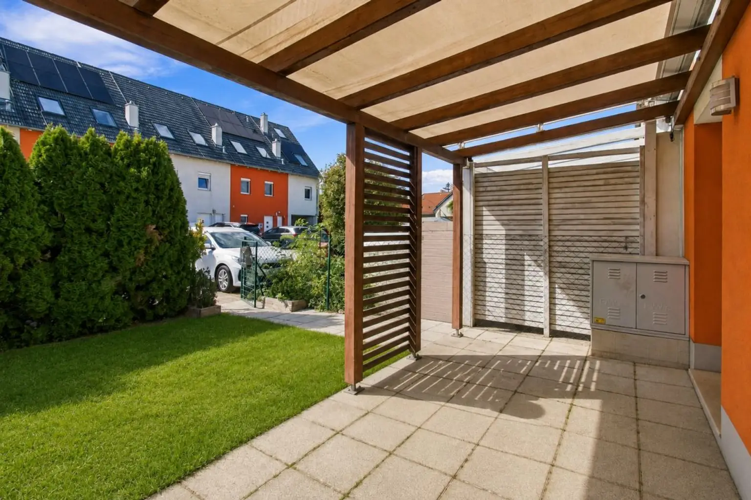 B | ++ NEU ++ Eck-Reihenhaus mit Garten, Terrassen & ZWEI Stellplätzen | Prima Service Immobilien