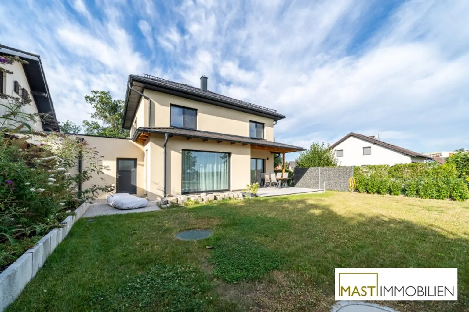 Modernes Einfamilienhaus mit Stil und Komfort in Schönkirchen-Reyersdorf.