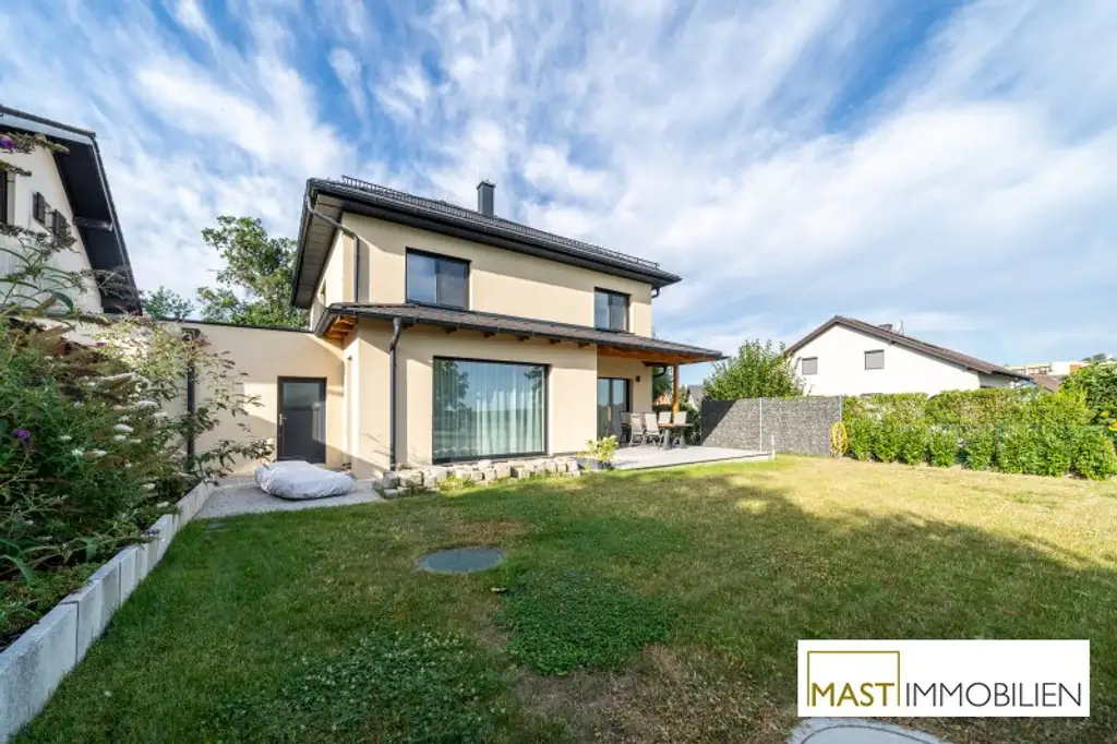 Modernes Einfamilienhaus mit Stil und Komfort in Schönkirchen-Reyersdorf.