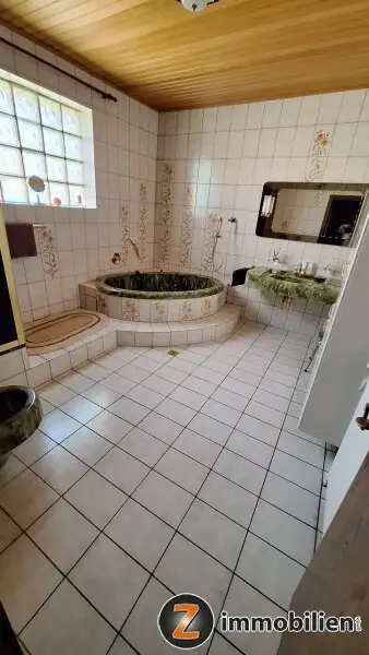 Großes Haus in Schandorf - Zweifamilienhaus möglich