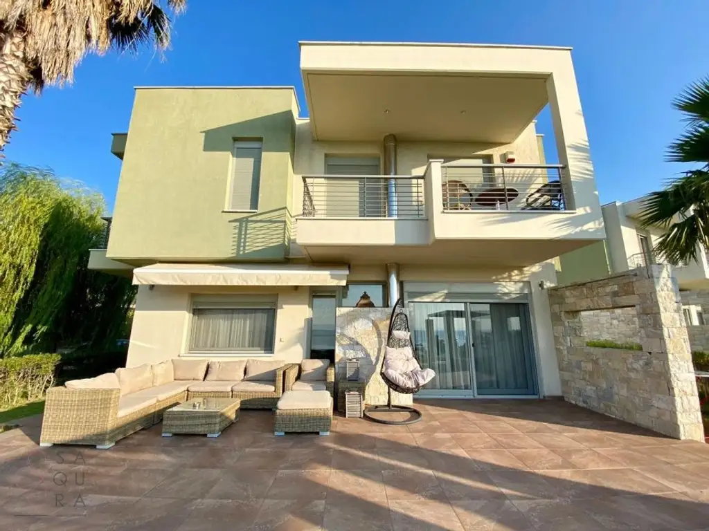 Pefkochori – Stilvolle Maisonette auf großem Grundstück nur wenige Schritte vom Strand
