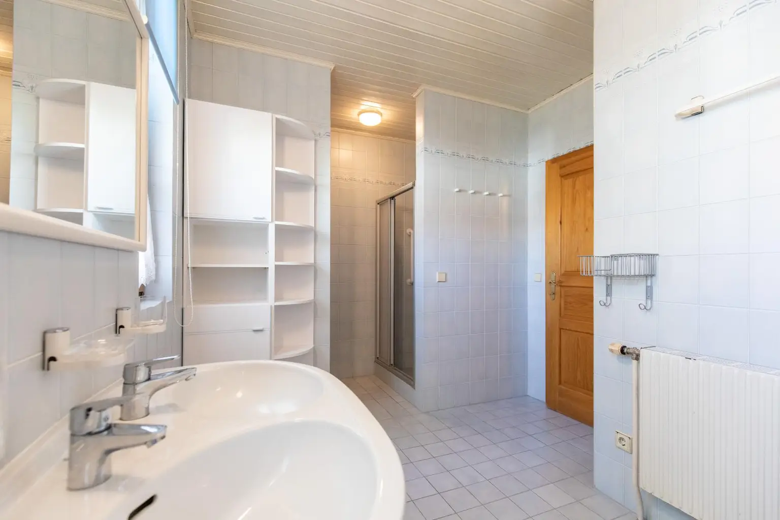 Landhaus Neusiedl/See, Bad EG