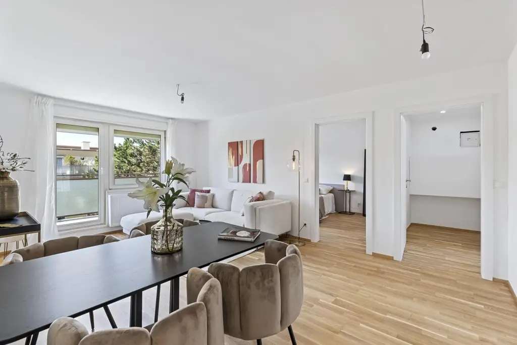 In Kürze frei. 3 Zimmer + Kabinett und 2 große Dachterrassen. Alles wie neu...!!!