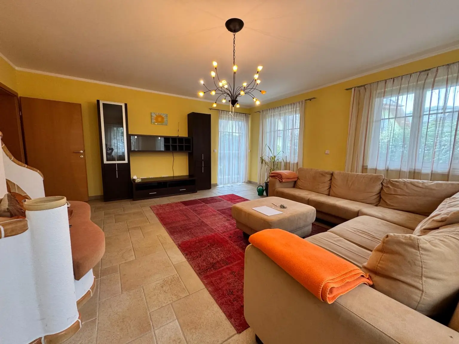 XXL Traum Bungalow mit Kachelofen überdachter Terrasse, Gartenoase, Wohnkeller und Doppelgarage  im Laahfeld /Ansfelden