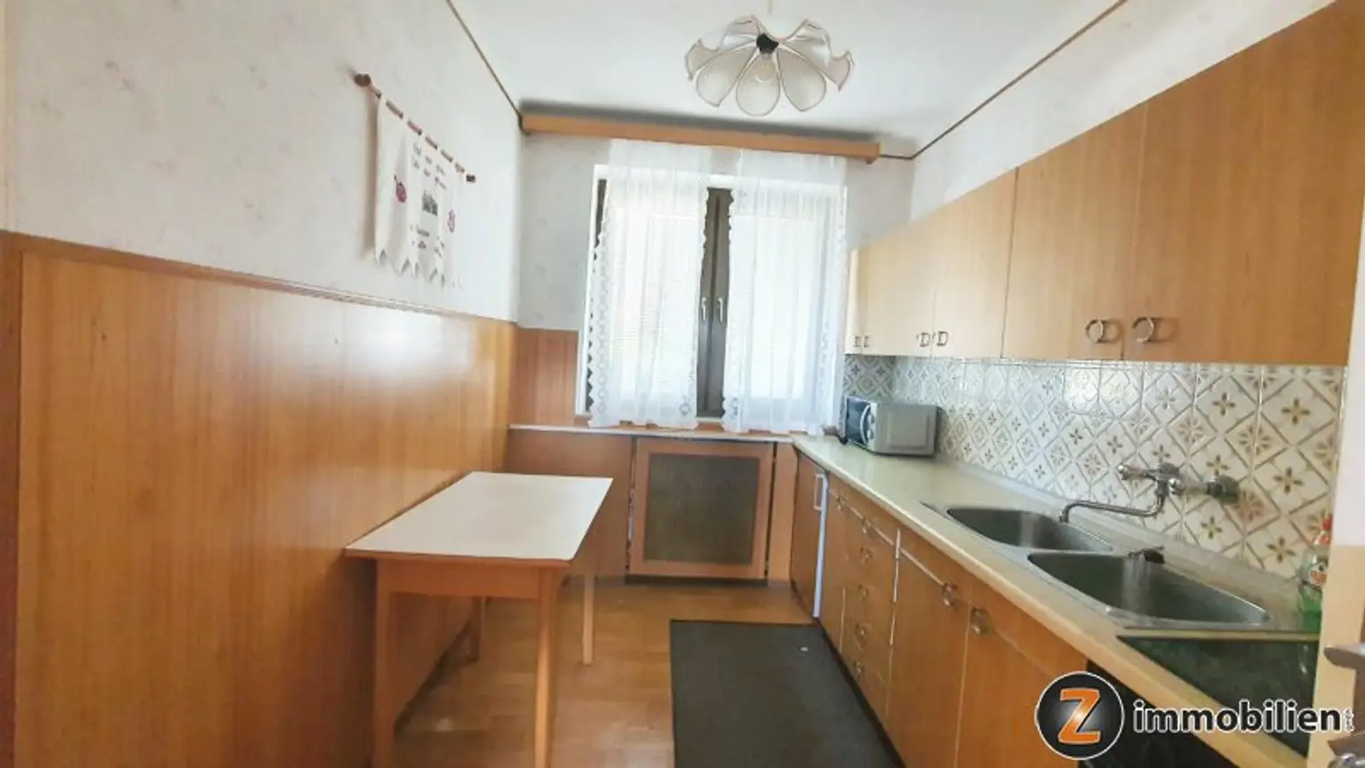 Wampersdorf: Charmantes Haus mit großem Garten und Potenzial