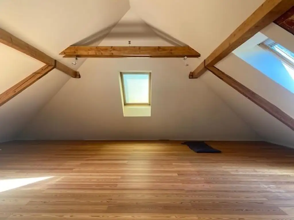 Mehrfamilienhaus in Wiener Neustadt- viel Platz für Generationen!