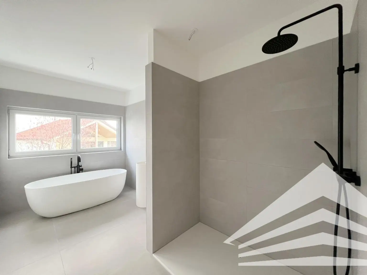 Badezimmer inkl. Wanne und Dusche