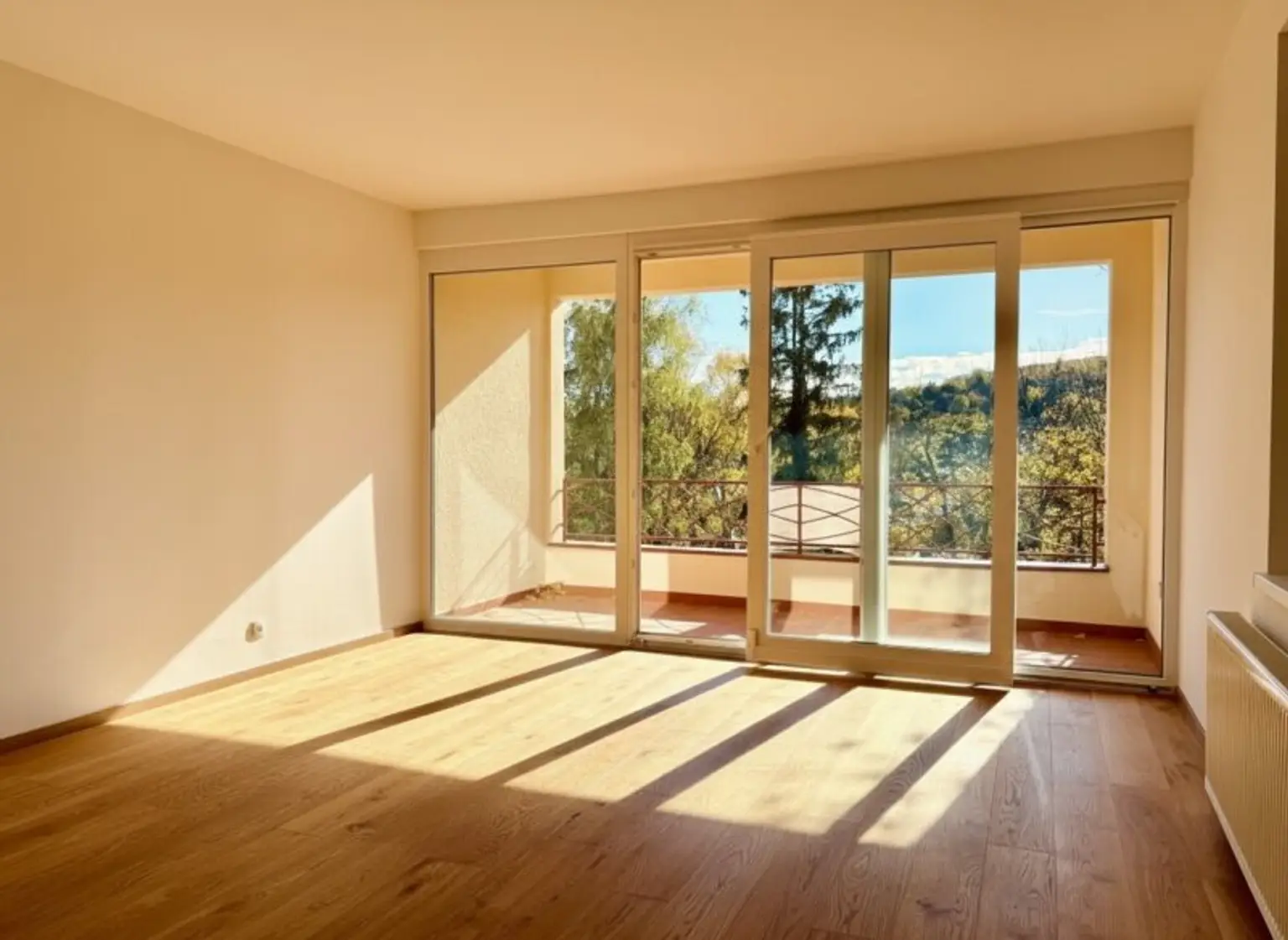 EINE DER SCHÖNSTEN LAGEN WIENS! SALMANNSDORFER ERSTBEZUG MIT 4 ZIMMERN UND GARAGE