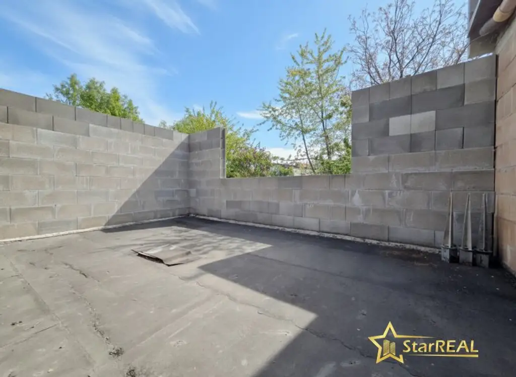 Ihr Traum vom Eigenheim – gestalten Sie selbst! Bungalow-Rohbau mit 485 m² Eigengrund, 2 Terrassen & Carport.