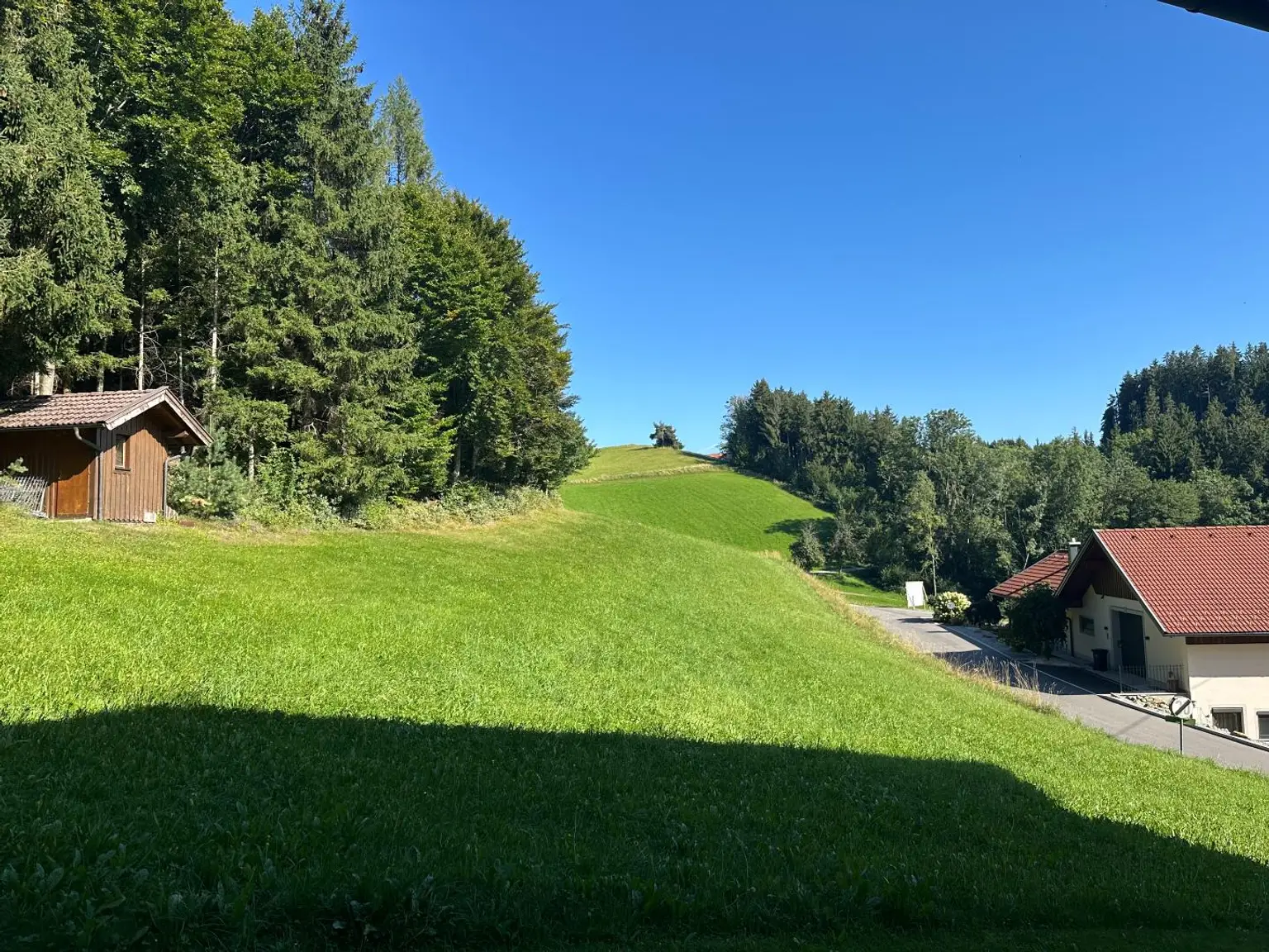 Einfamilienhaus mit Nebengebäude in ruhiger Lage