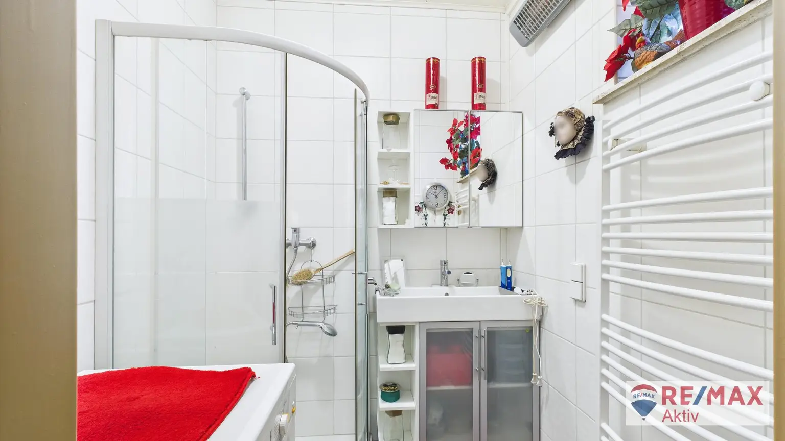 GROSSE GEPFLEGTE WOHNUNG MIT LIFT