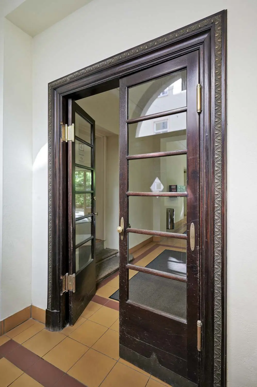 Klassisches Wiener Zinshaus mit ausgebautem Dachgeschoß in der Millergasse