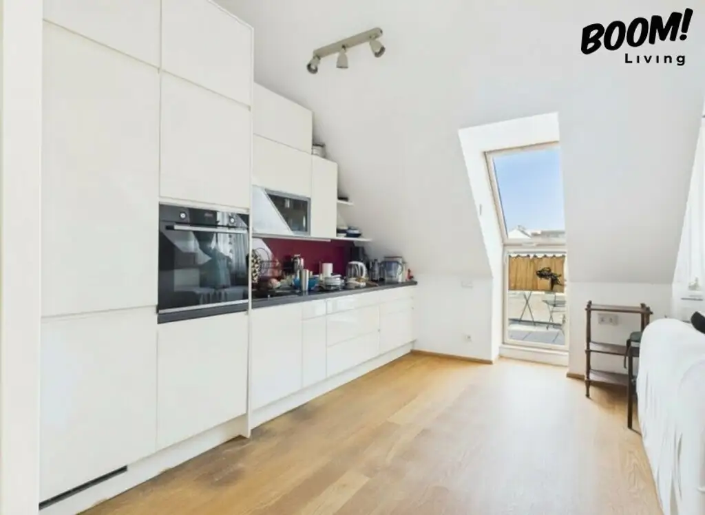 Helle 3-Zimmer-Dachgeschosswohnung mit großer Terrasse in 1200 Wien