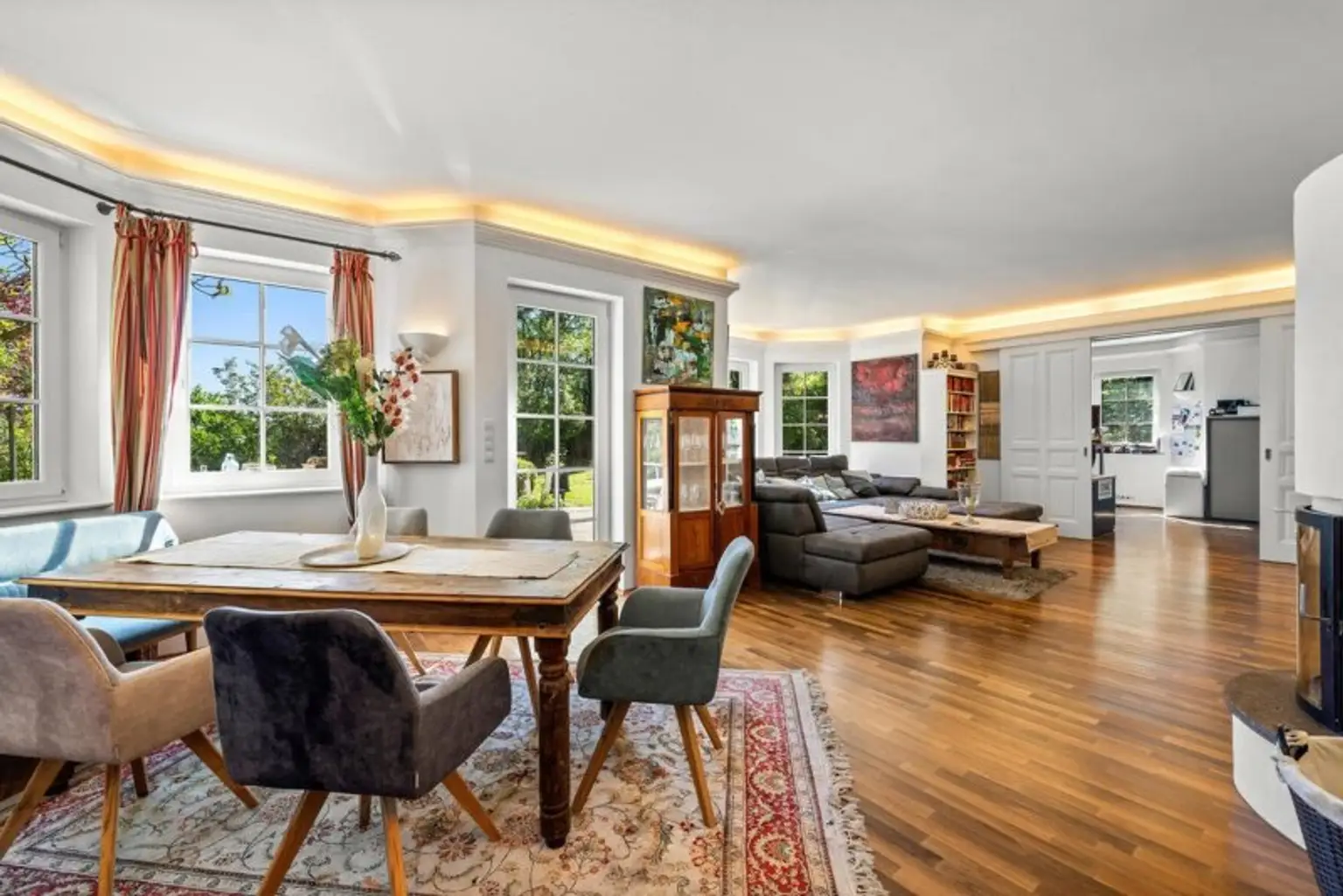 Wunderschöne Villa mit Pool und weitläufigem Grundstück, Nähe Pressbaum