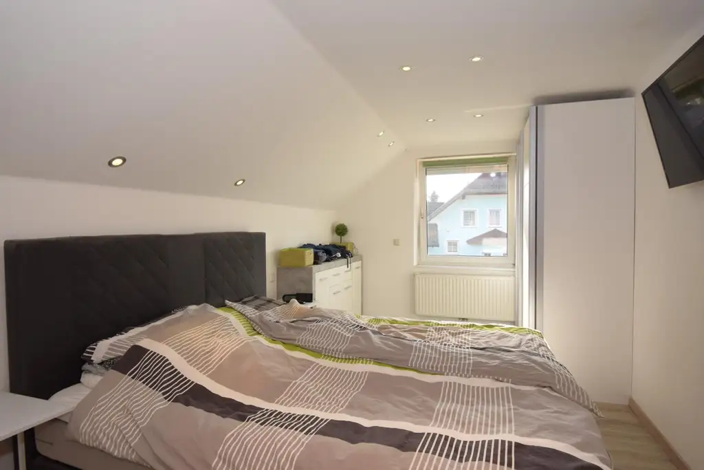 Geräumiges Haus mit Garten und Pool