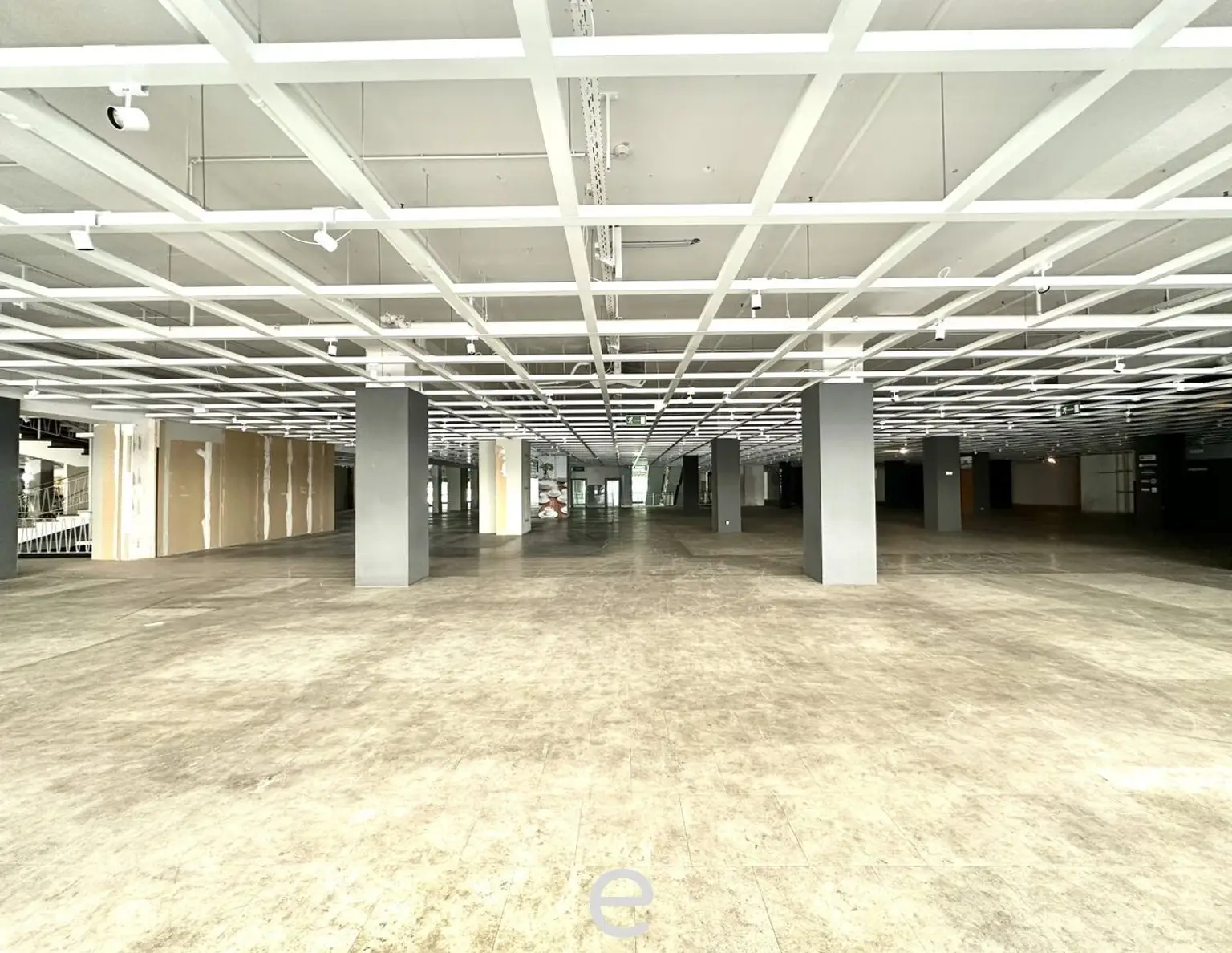 Attraktive und günstige Lagerflächen ab 3.000 m² zu mieten