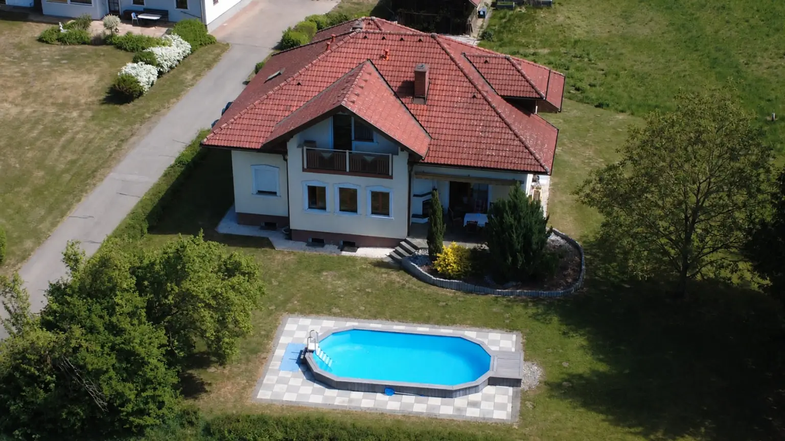 Haus Ansicht Pool