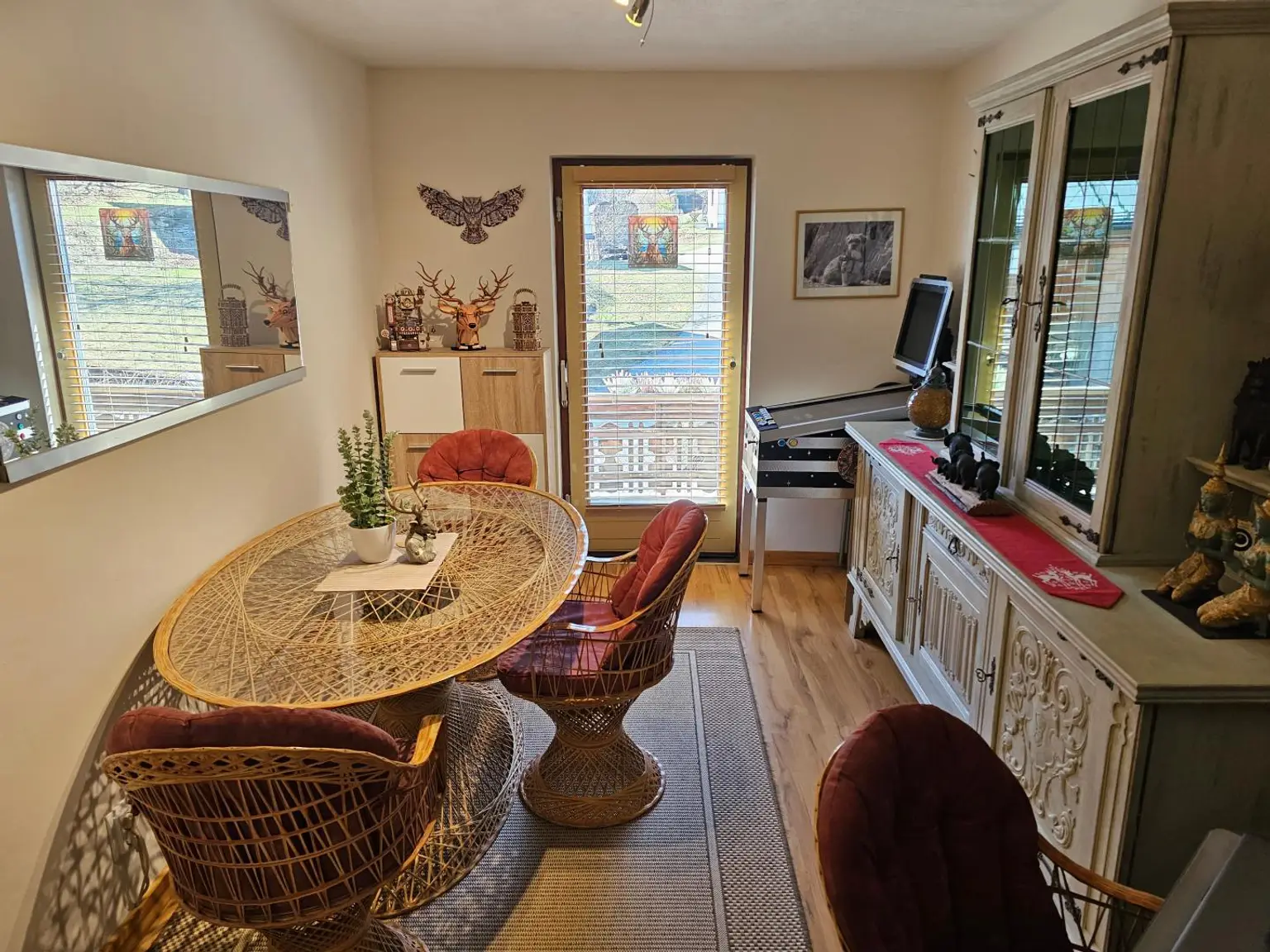 Esszimmer mit Balkon