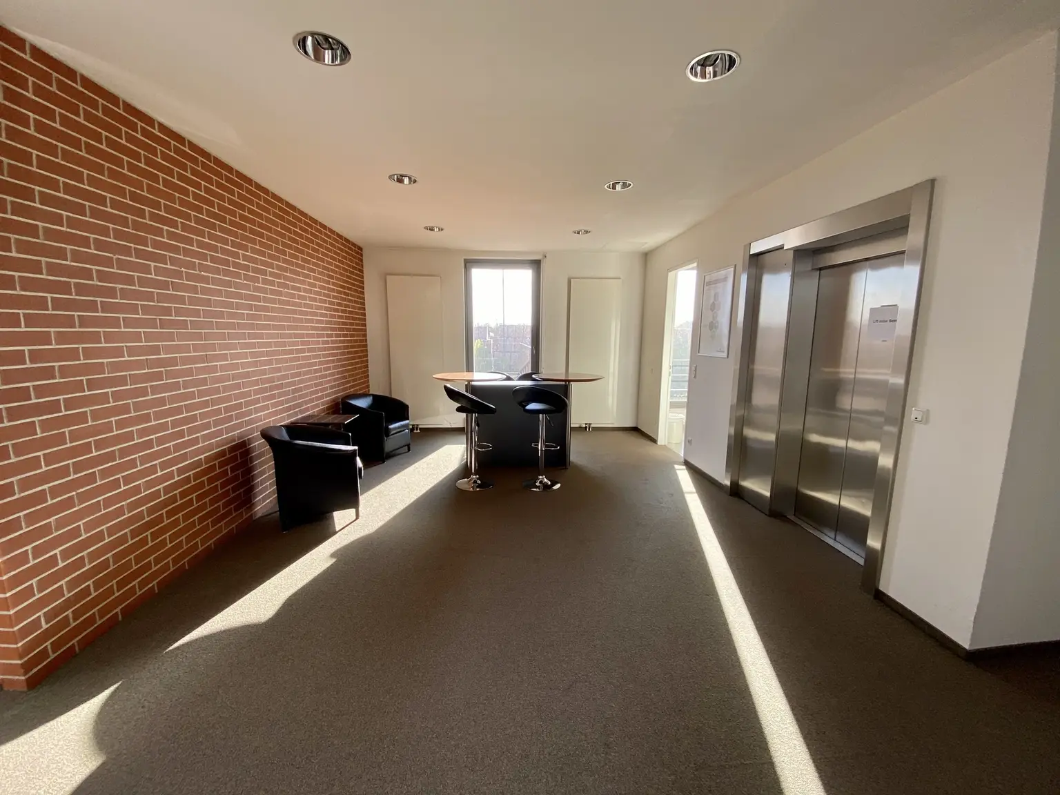 Großes Büro für 50 - 60 Mitarbeiter!