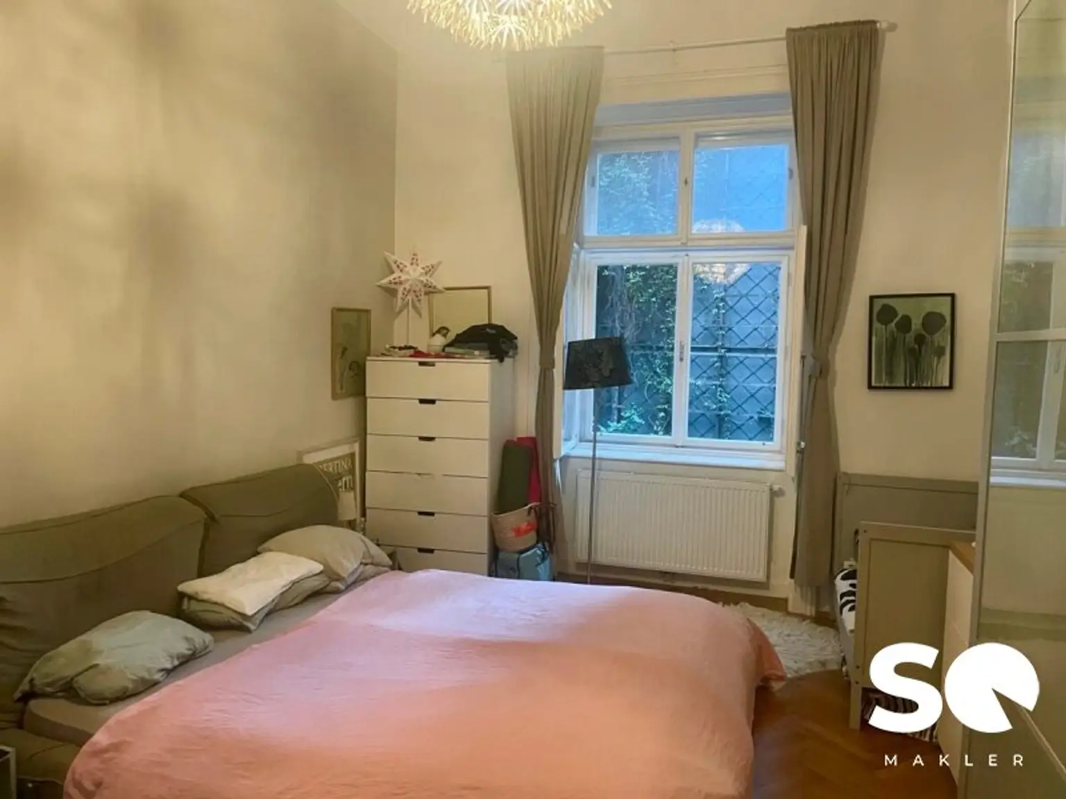 #SQ - ALTBAUCHARME IN TOPLAGE - 5-ZIMMER MIT BALKON NÄHE RATHAUS!
