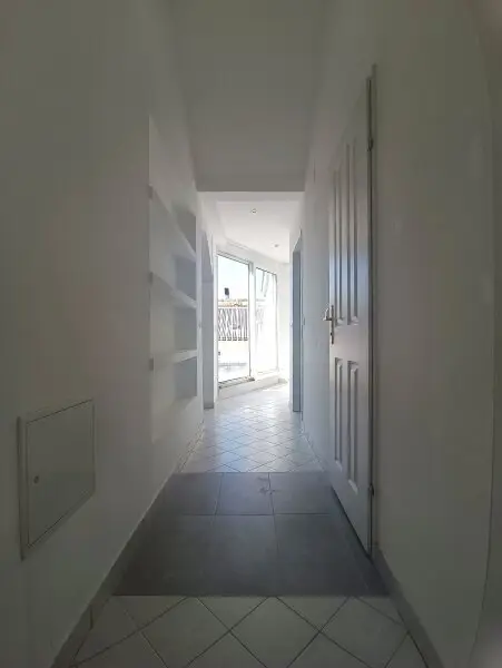 Großzügige Dachgeschoss-Wohnung mit Terrasse und Innenhoflage! Nähe Servitenviertel und U4 Friedensbrücke!
