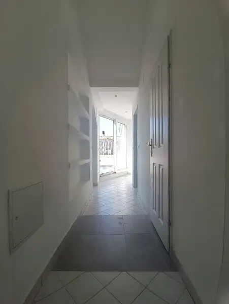 Großzügige Dachgeschoss-Wohnung mit Terrasse und Innenhoflage! Nähe Servitenviertel und U4 Friedensbrücke!