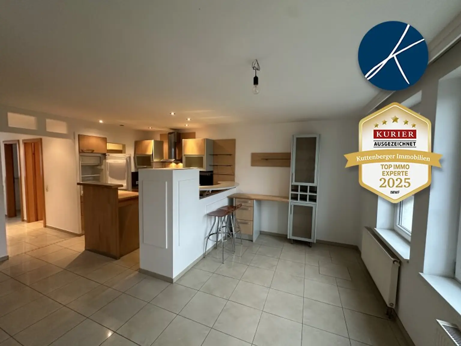 Großzügige Maisonette-Wohnung mit Parkplatz in zentraler Wohnlage