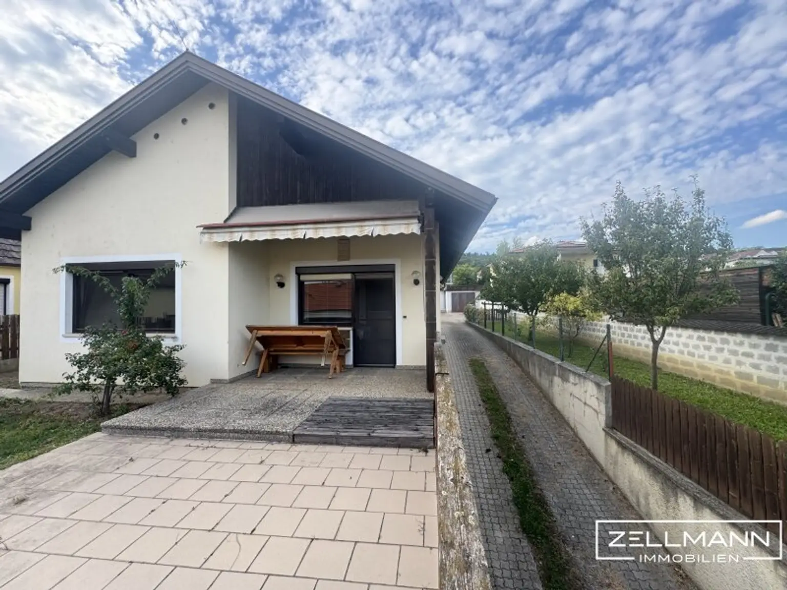 Viel Platz, viele Möglichkeiten – großzügiges Einfamilienhaus | ZELLMANN IMMOBILIEN