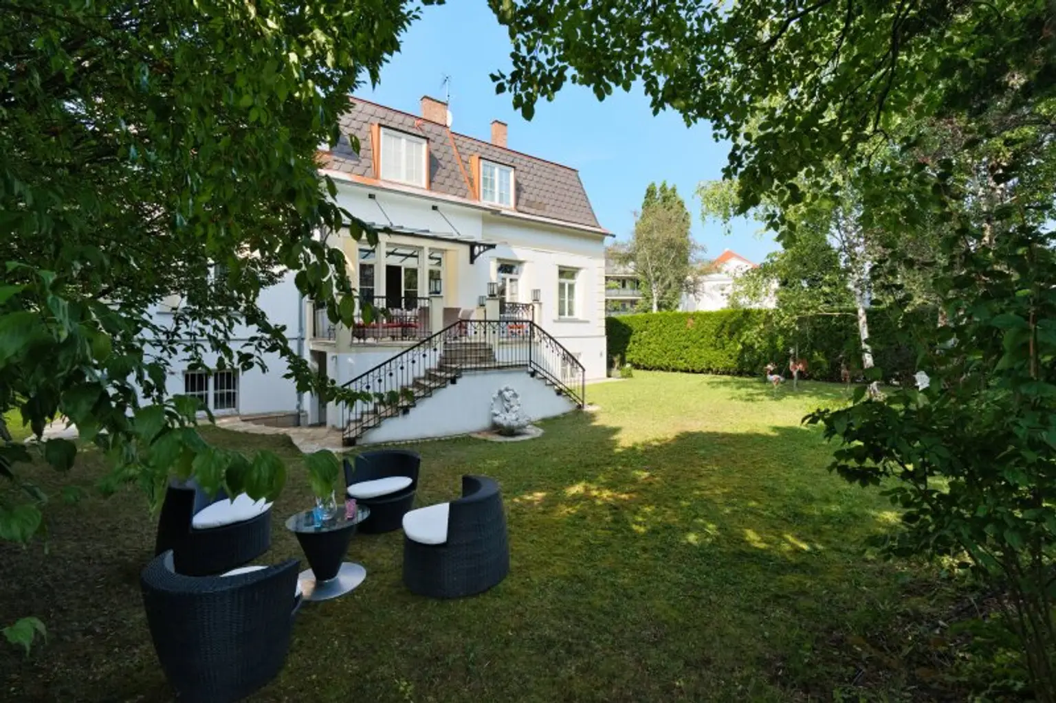 Leben wie in Schönbrunn: Stilaltbau-Villa mit 568m², Gartenidylle, Wohnen und Arbeiten im Herzen von Hietzing!
