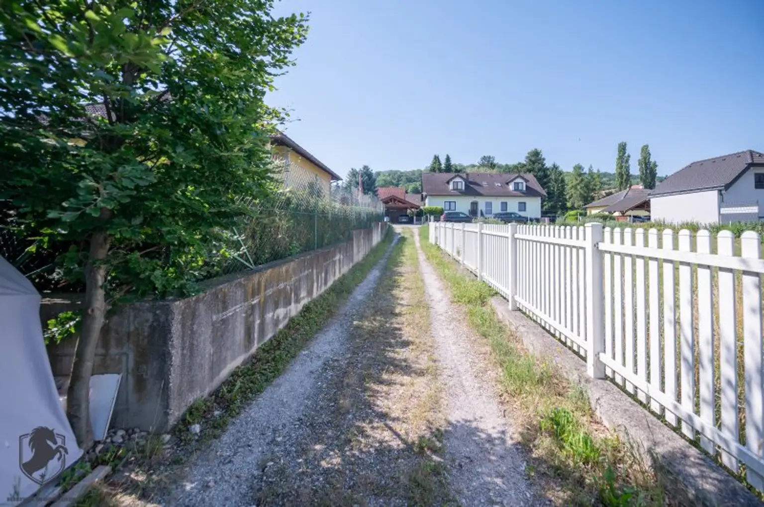 Exklusives Niedrigenergie-Einfamilienhaus mit Vollkeller auf 1.008 m² Grundstück in ruhiger Bestlage von Pixendorf