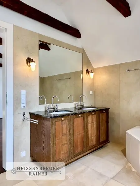 WOHNEN AM SEE /// REPRÄSENTATIV UND GROSSZÜGIG /// ELEGANTE SEEVILLA MIT ZWEI SEPARATEN EINHEITEN