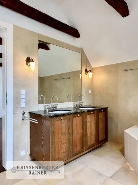 WOHNEN AM SEE /// REPRÄSENTATIV UND GROSSZÜGIG /// ELEGANTE SEEVILLA MIT ZWEI SEPARATEN EINHEITEN