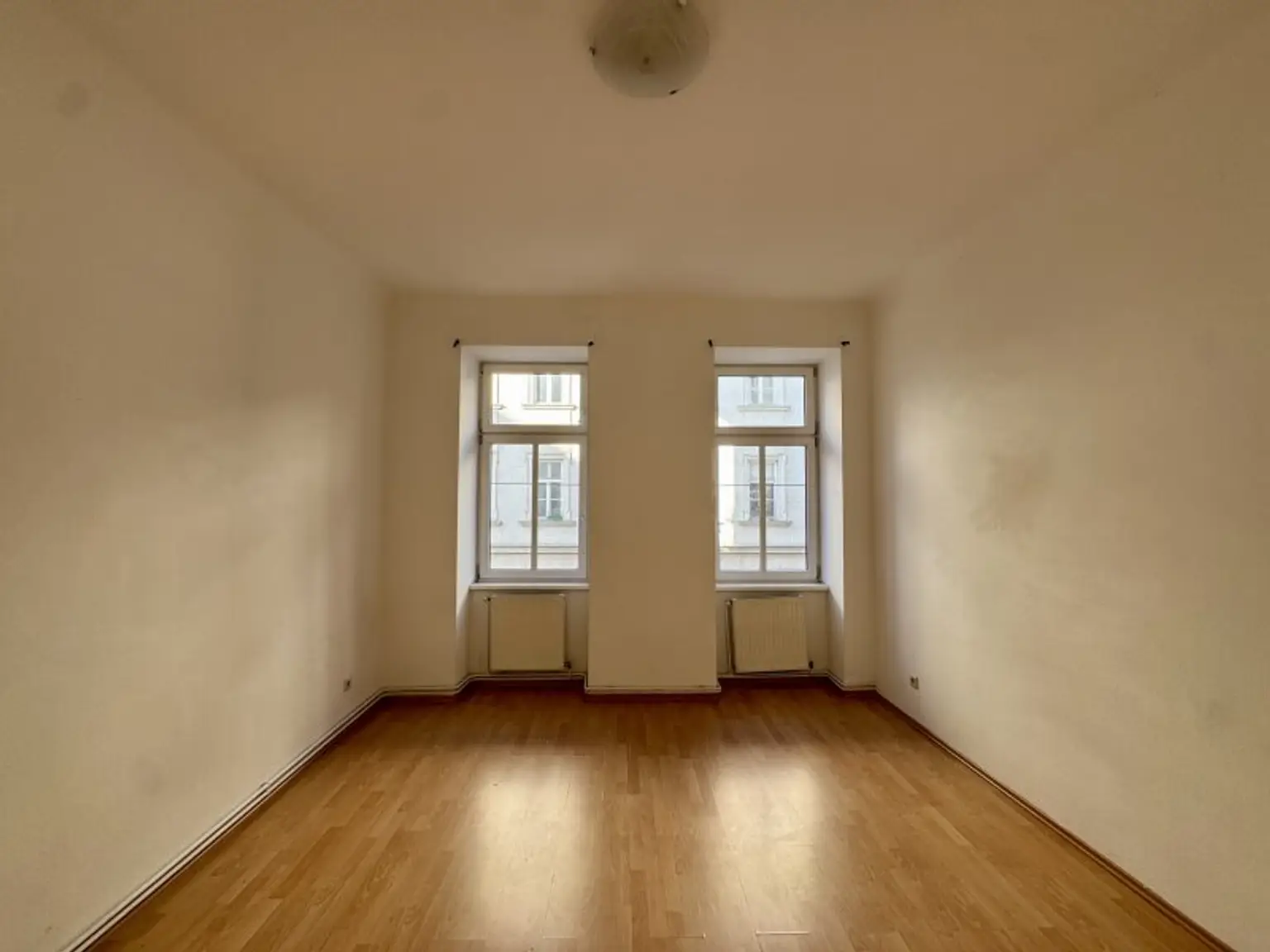 Charmanter Altbau mit Gestaltungsspielraum – Wohnen nach eigenen Vorstellungen