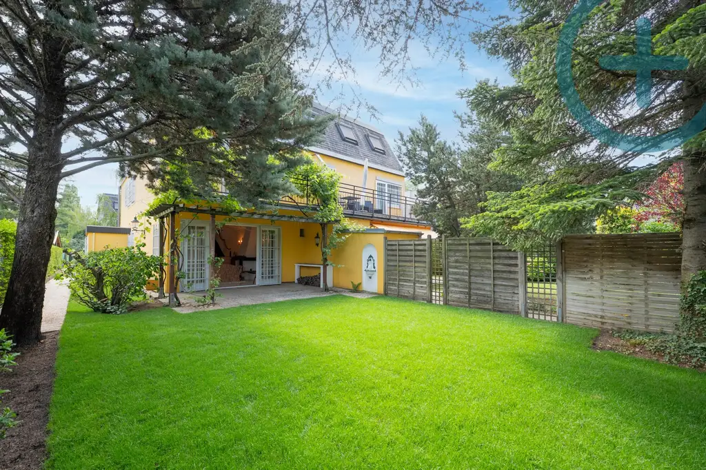Charmante Doppelhaushälfte mit Gartenidylle & Wohlfühlcharakter