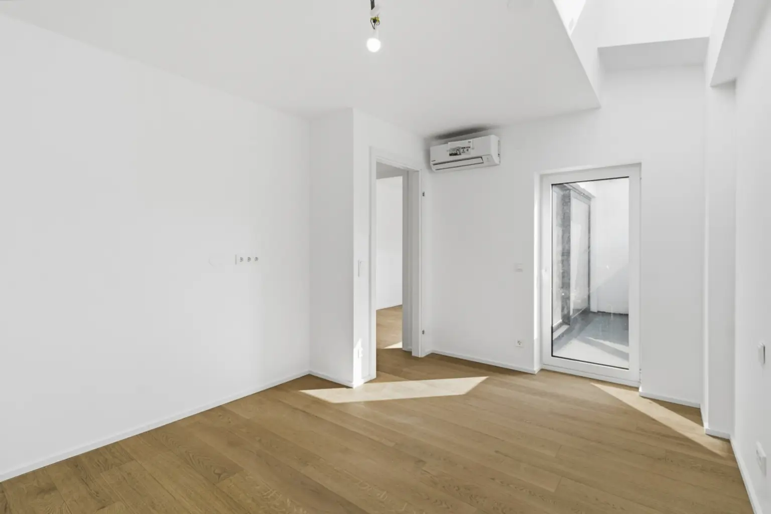 N | ++ EXKLUSIVES CITY-LOFT ++ DG-Wohnung mit Loggia und Balkon | Prima Service Immobilien