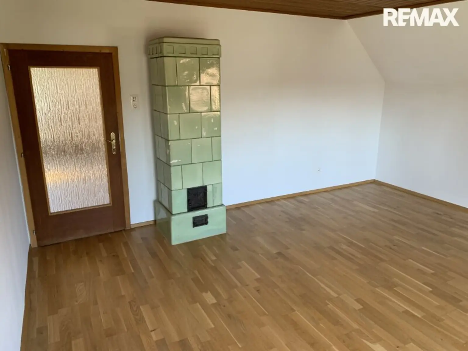 Charmantes Einfamilienhaus in Gloggnitz – Ihr neues Zuhause mit Garten und Garage!