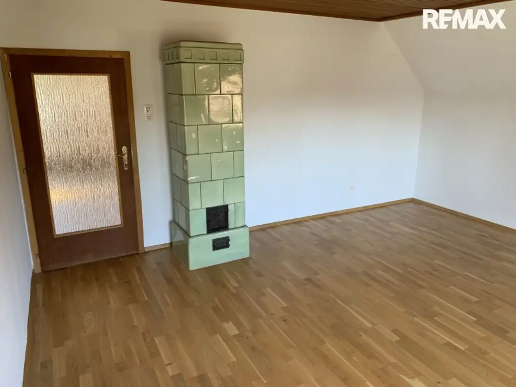 Charmantes Einfamilienhaus in Gloggnitz – Ihr neues Zuhause mit Garten und Garage!