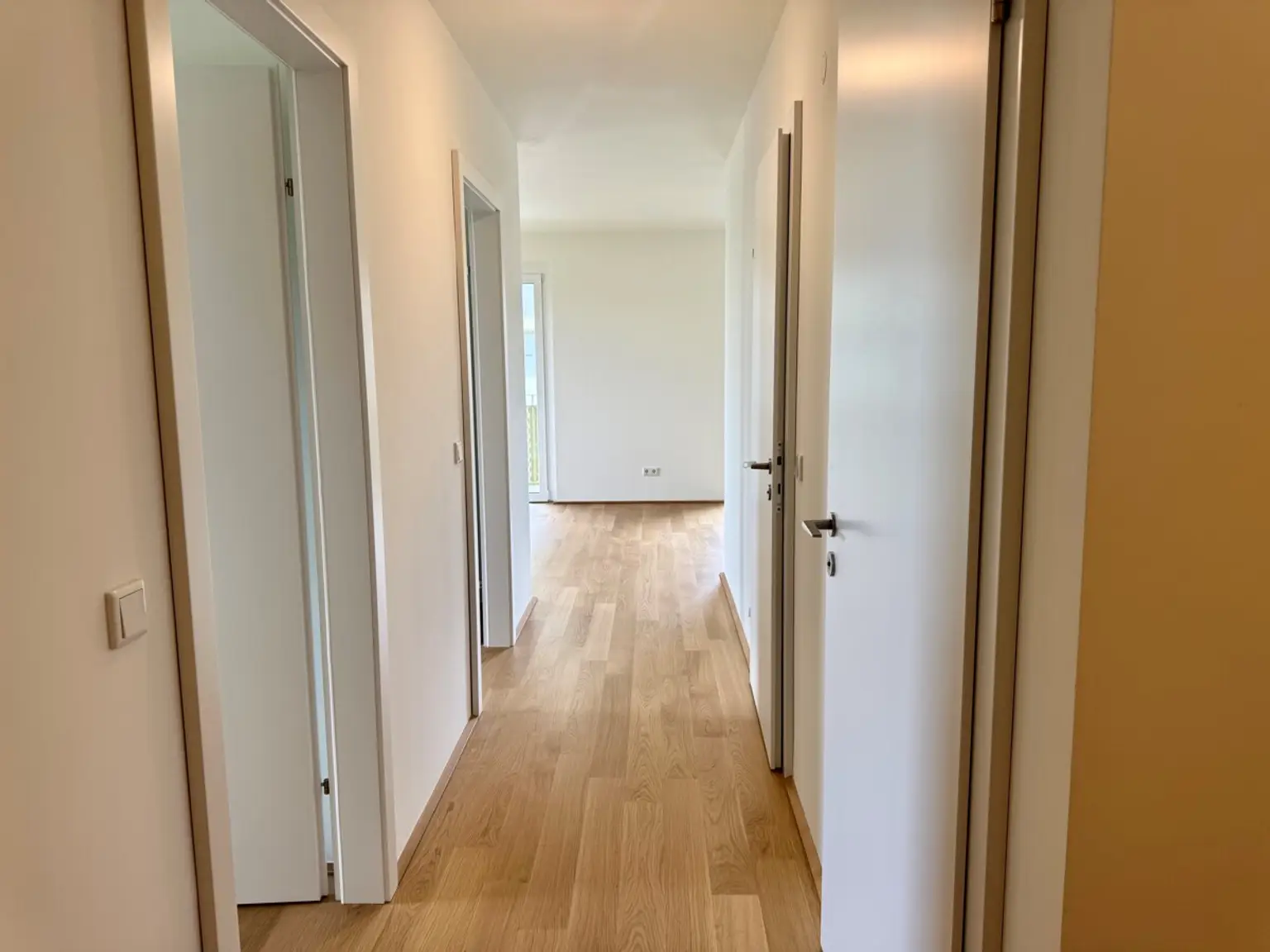 Top Erstbezug 3 Zimmer Wohnung fertig zum Einziehen: PROVISIONSFREI Gerasdorfer Straße